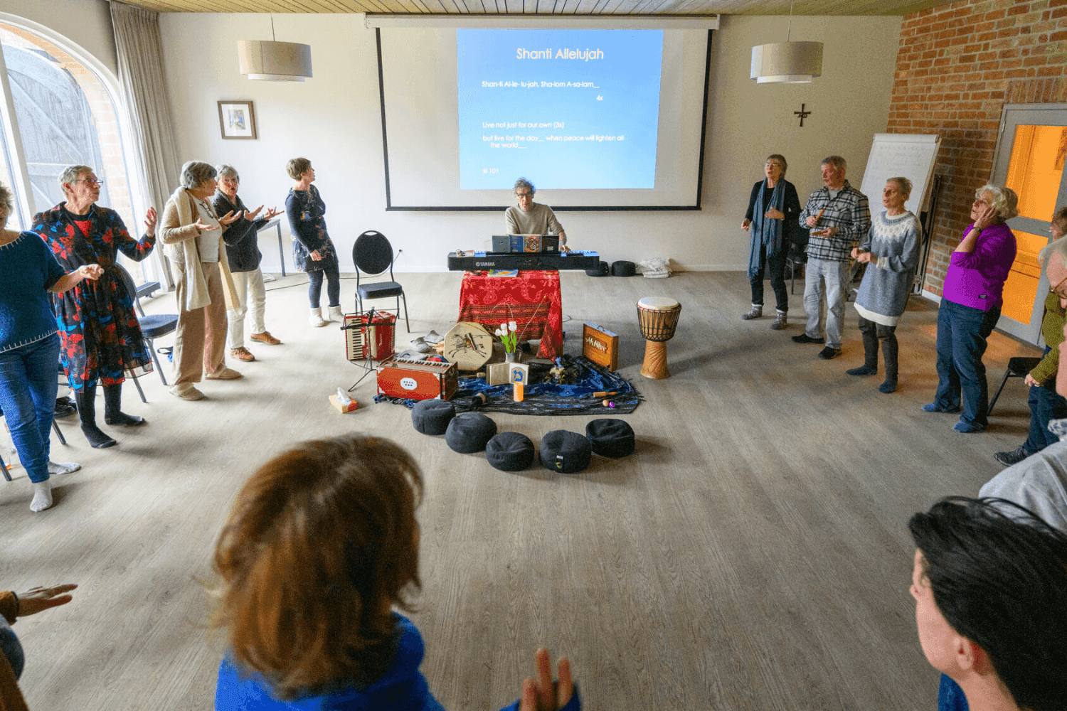Singing in the weyst